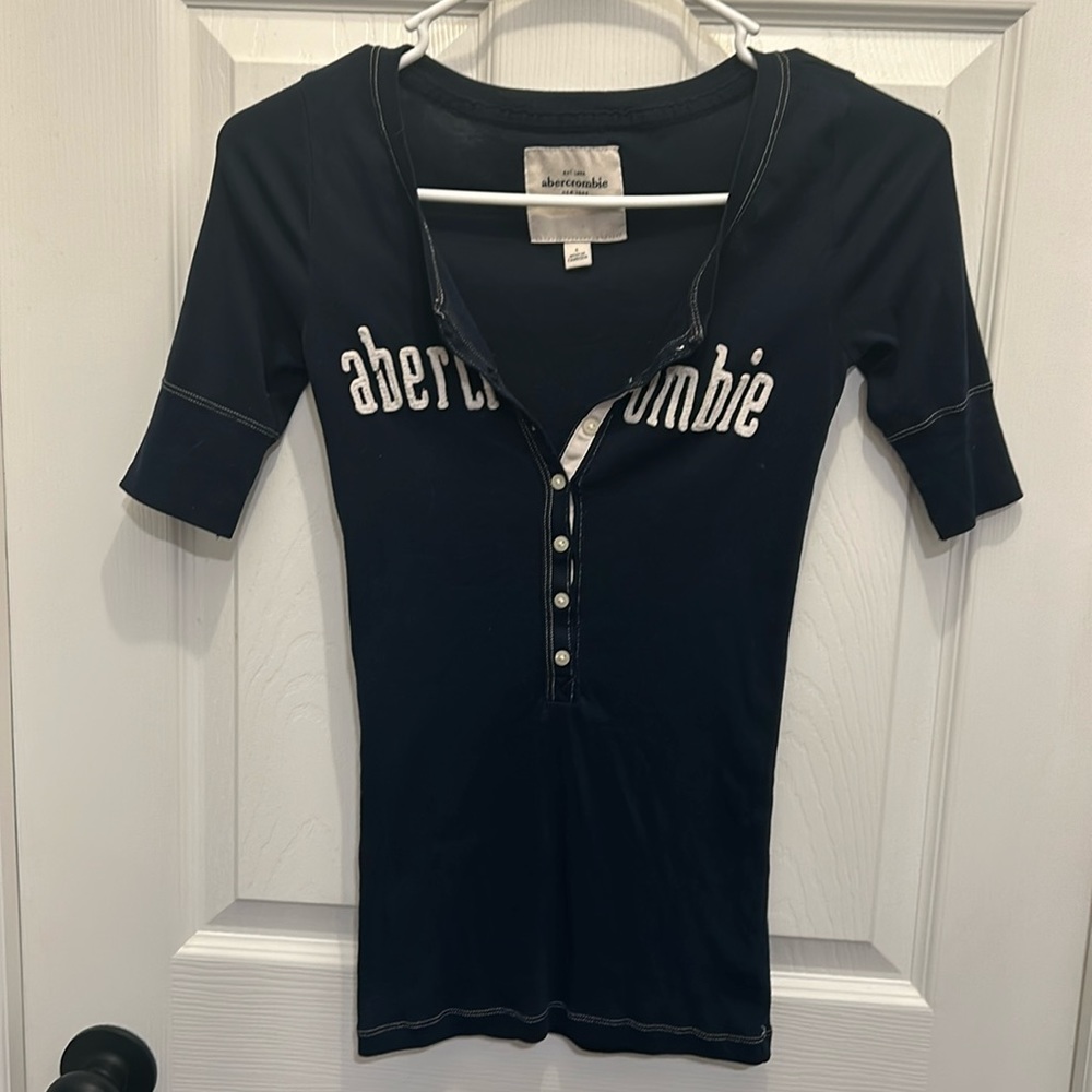 ABERCROMBIE and FITCH Stretchy Navy Henley Top SIZE: Juniors Large